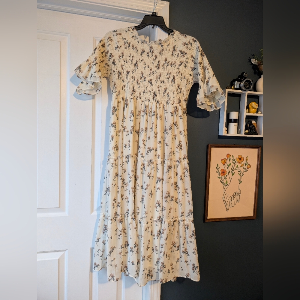 Floral Tiered Smocked Midi Dress - Cream Floral